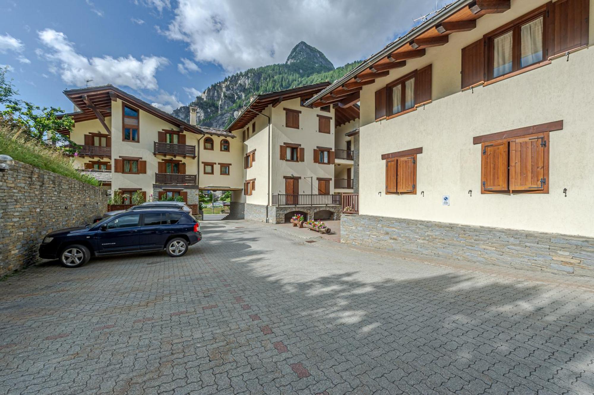 Casa Beatrice - Wifi, Parcheggio E Vista Montagna - Cour 0231 Apartment Courmayeur Ngoại thất bức ảnh